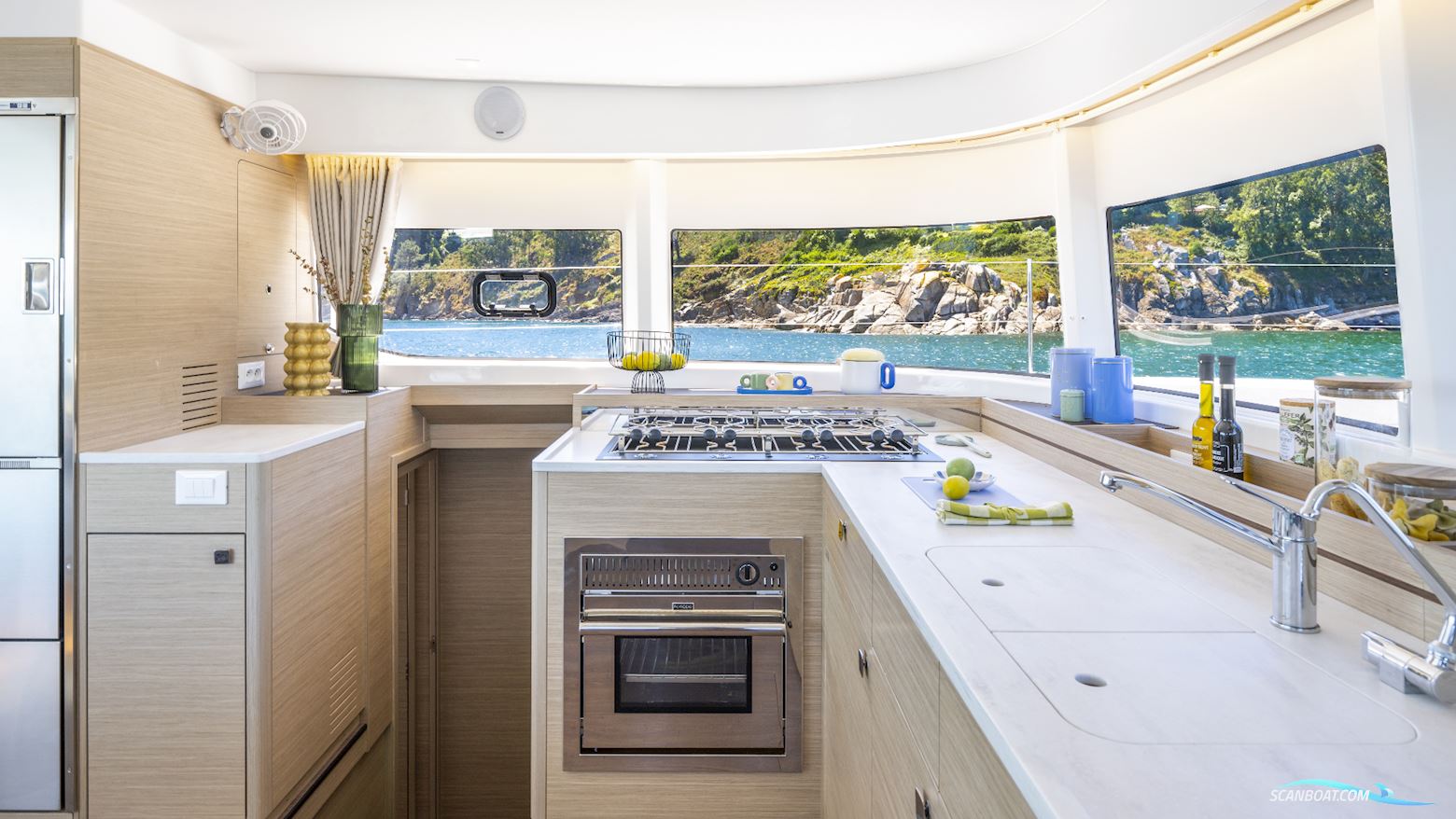 Lagoon 43