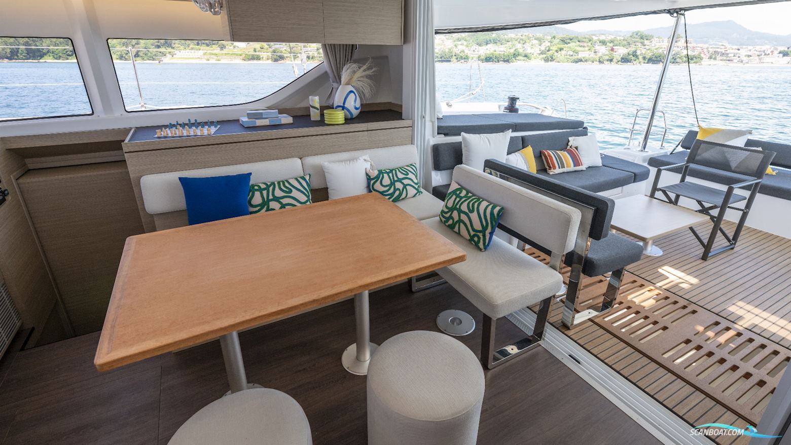 Lagoon 43