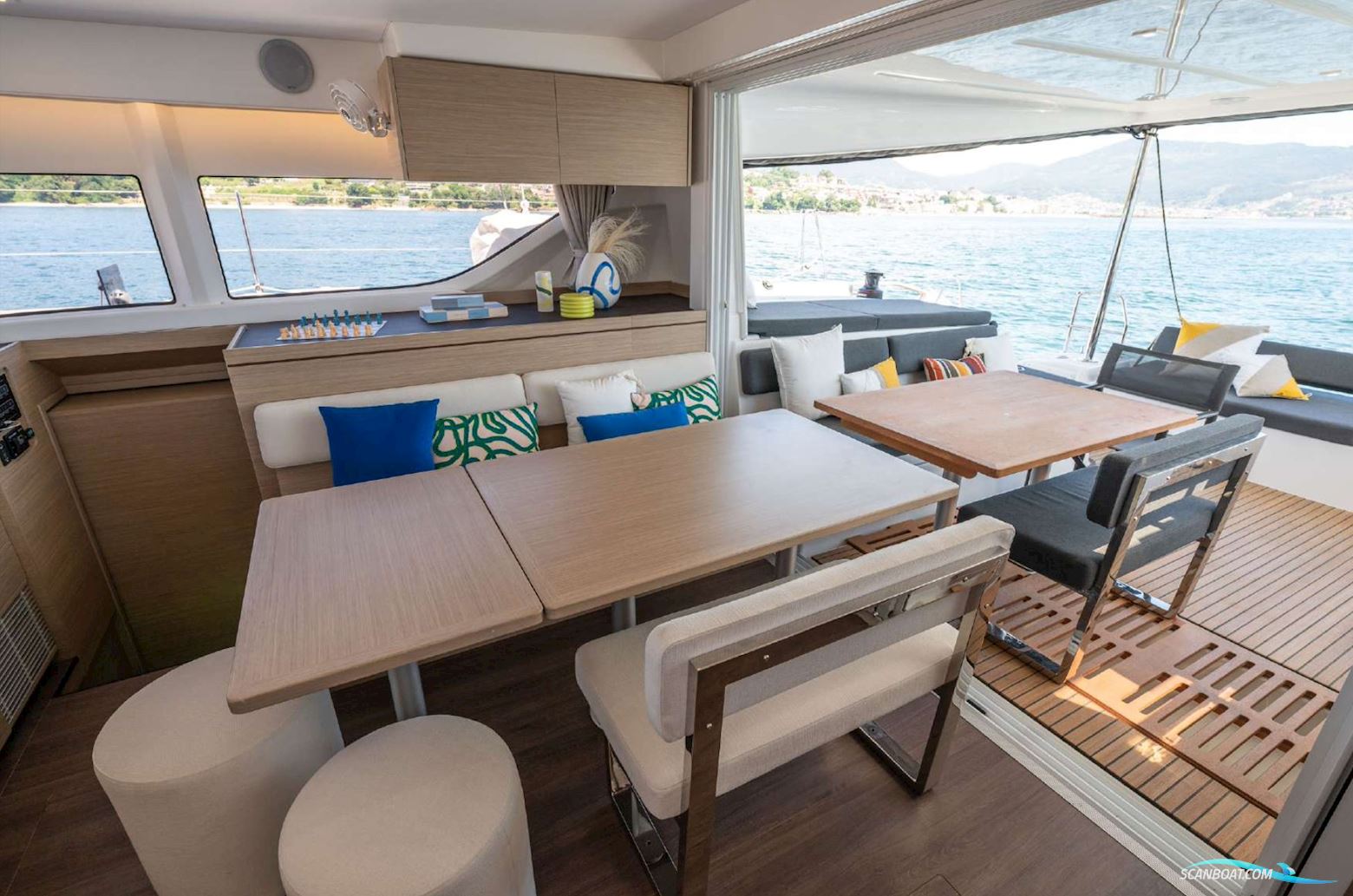 Lagoon 43