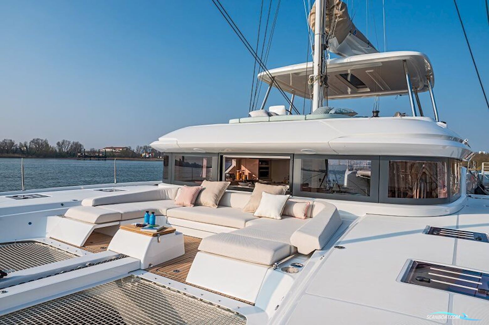Lagoon 55