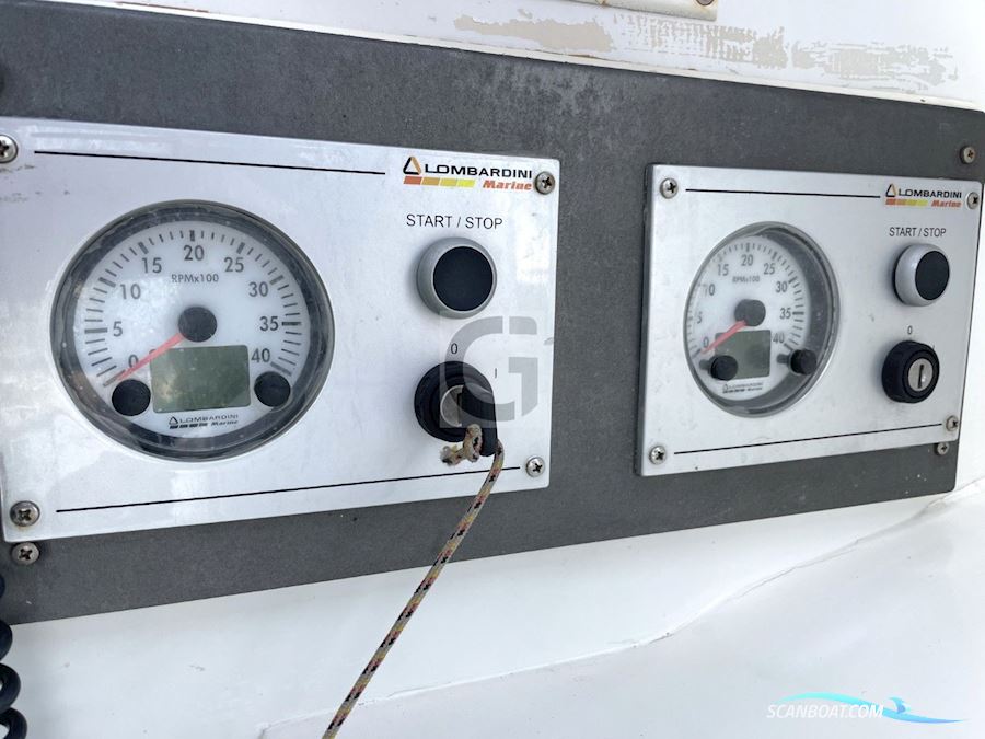 Latini Marine Cat 43