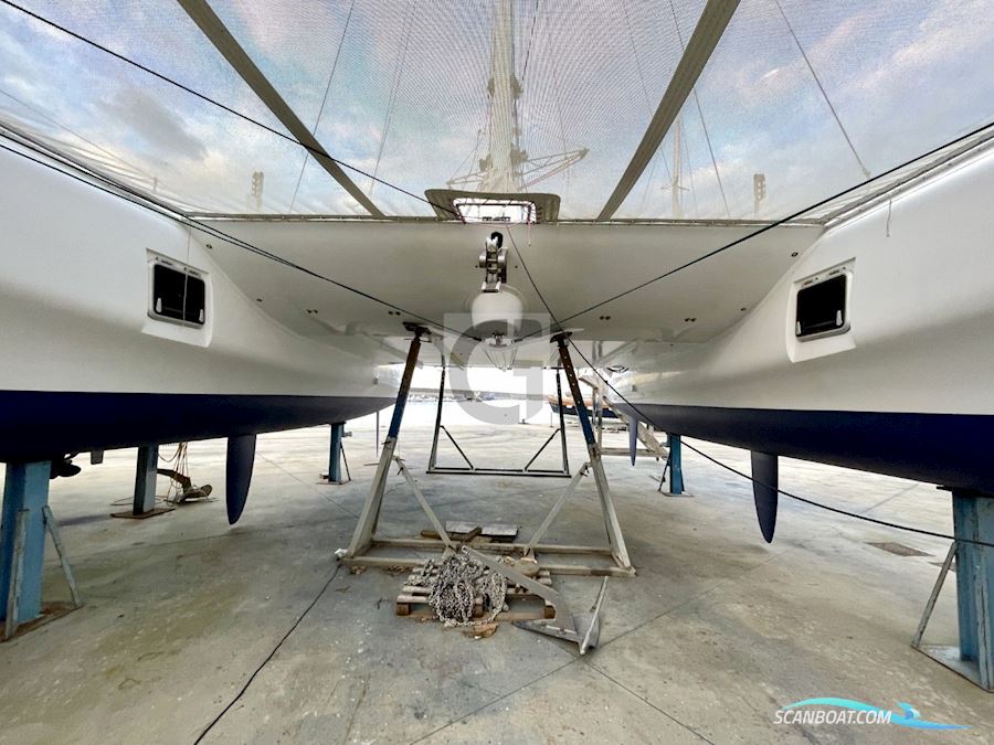 Latini Marine Cat 43