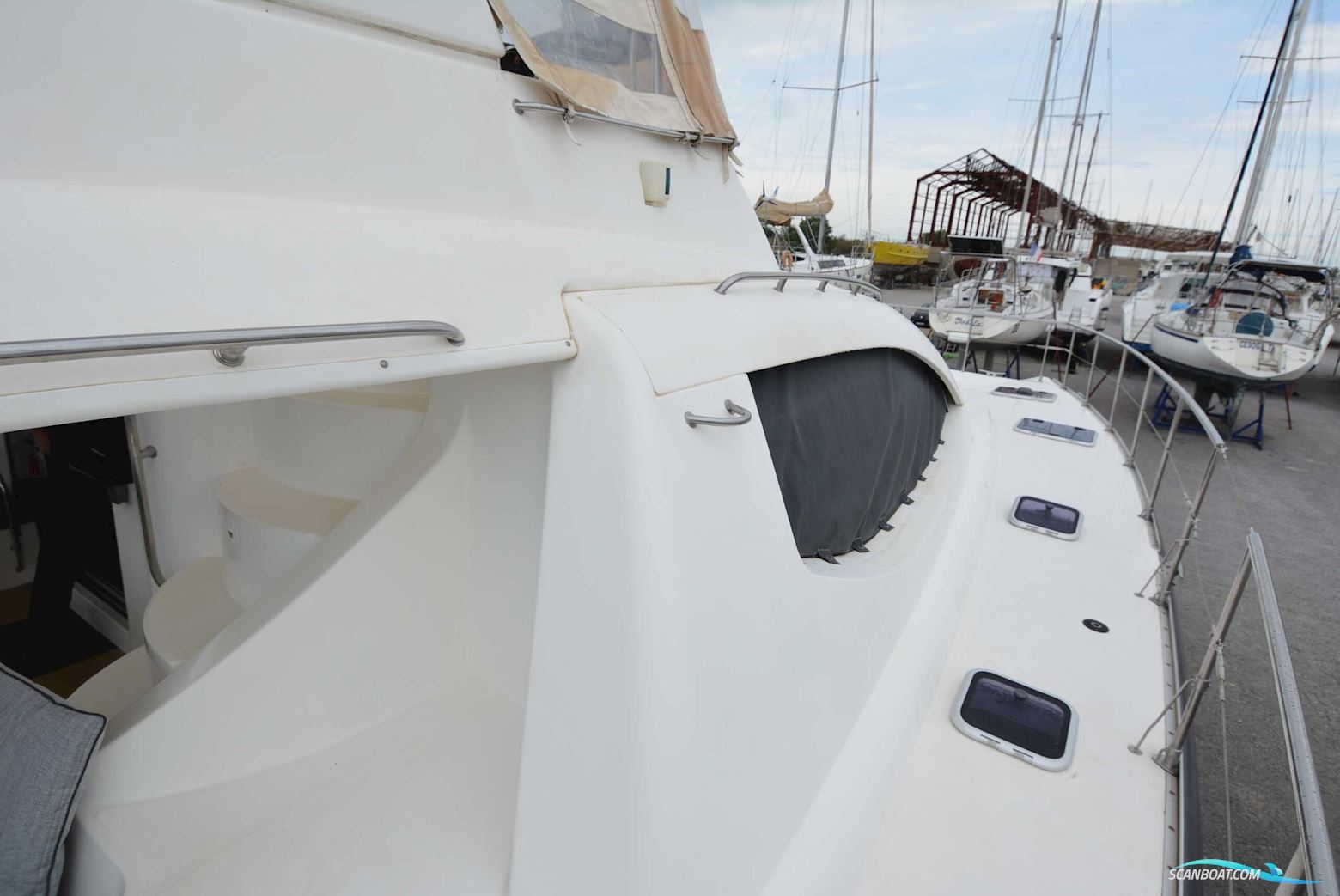 LEOPARD 47 POWER CRUISER