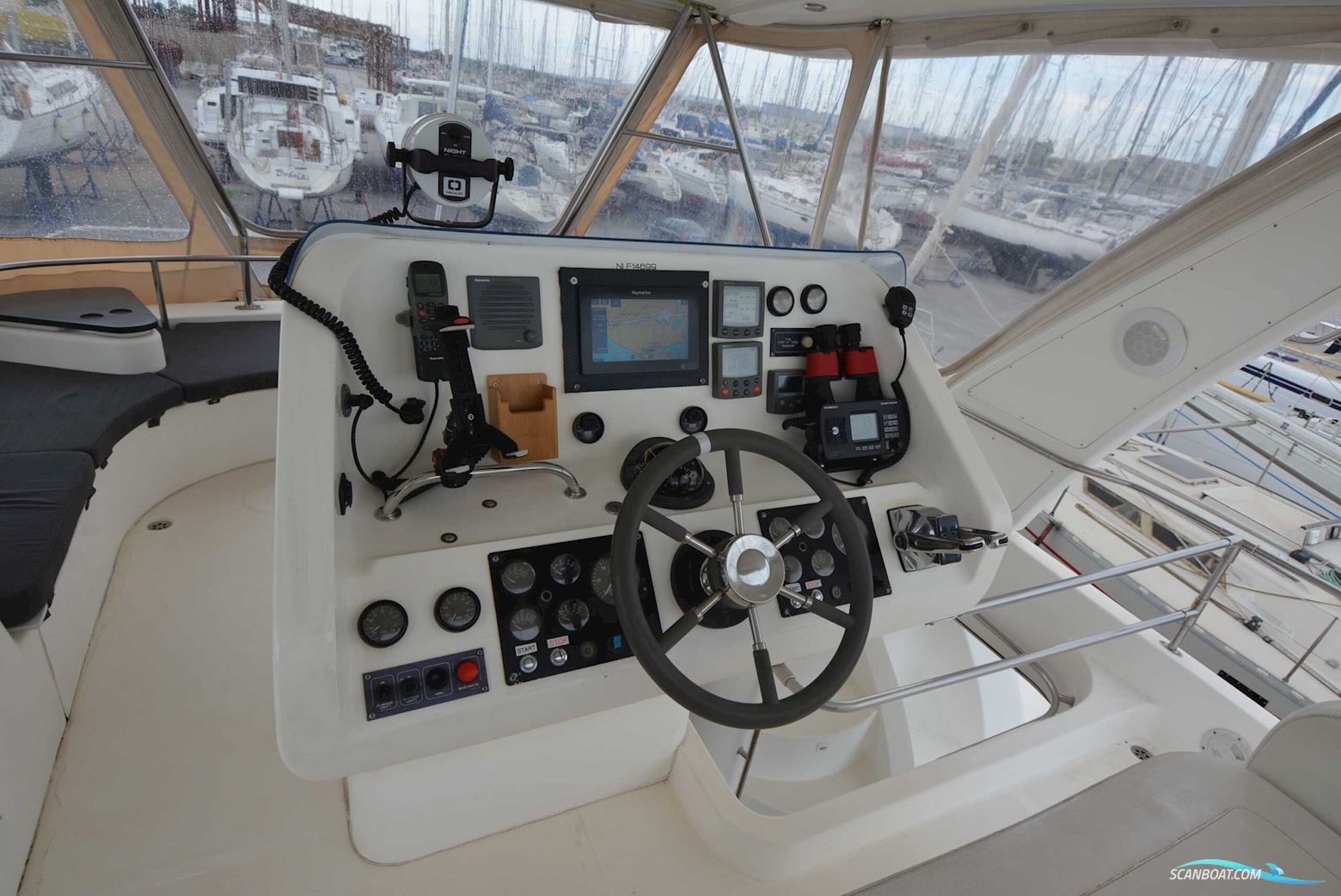 LEOPARD 47 POWER CRUISER