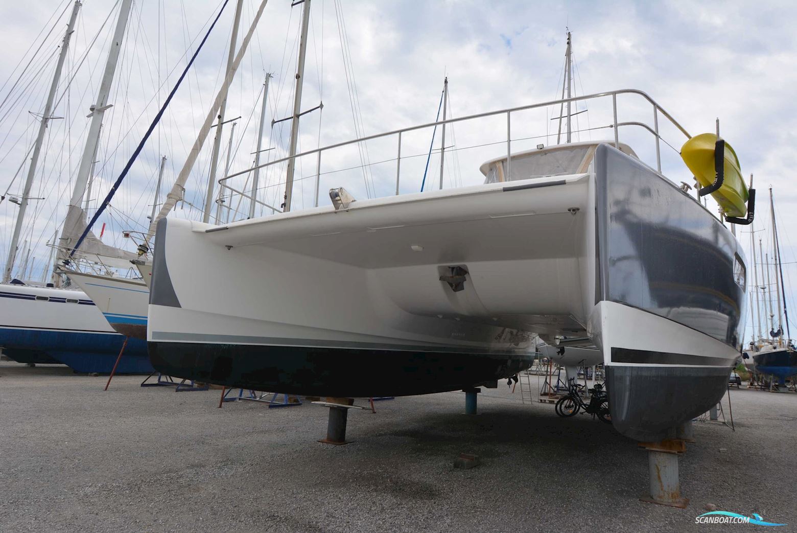 LEOPARD 47 POWER CRUISER