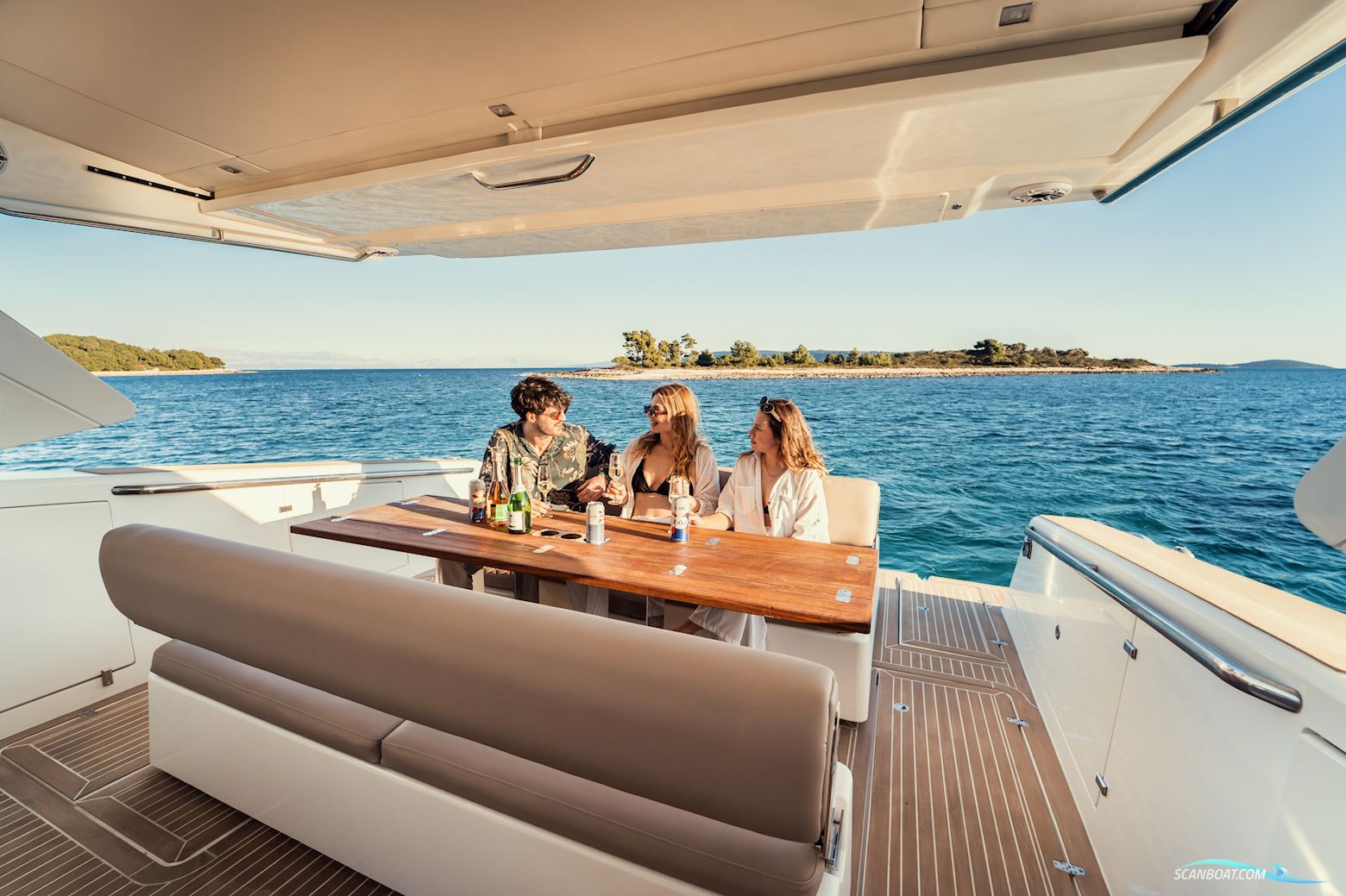 Makai 37 - neuer Powerkatamaran