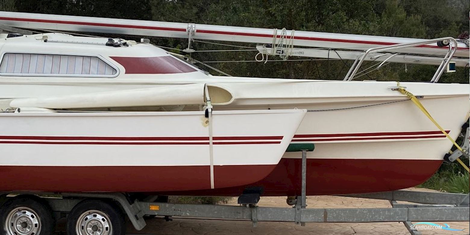 Quorning Dragonfly 800 SW Trimaran