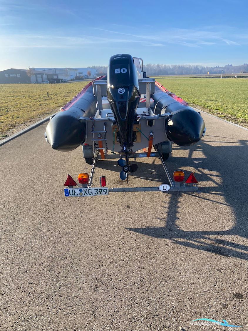 Bombard 490 Explorer