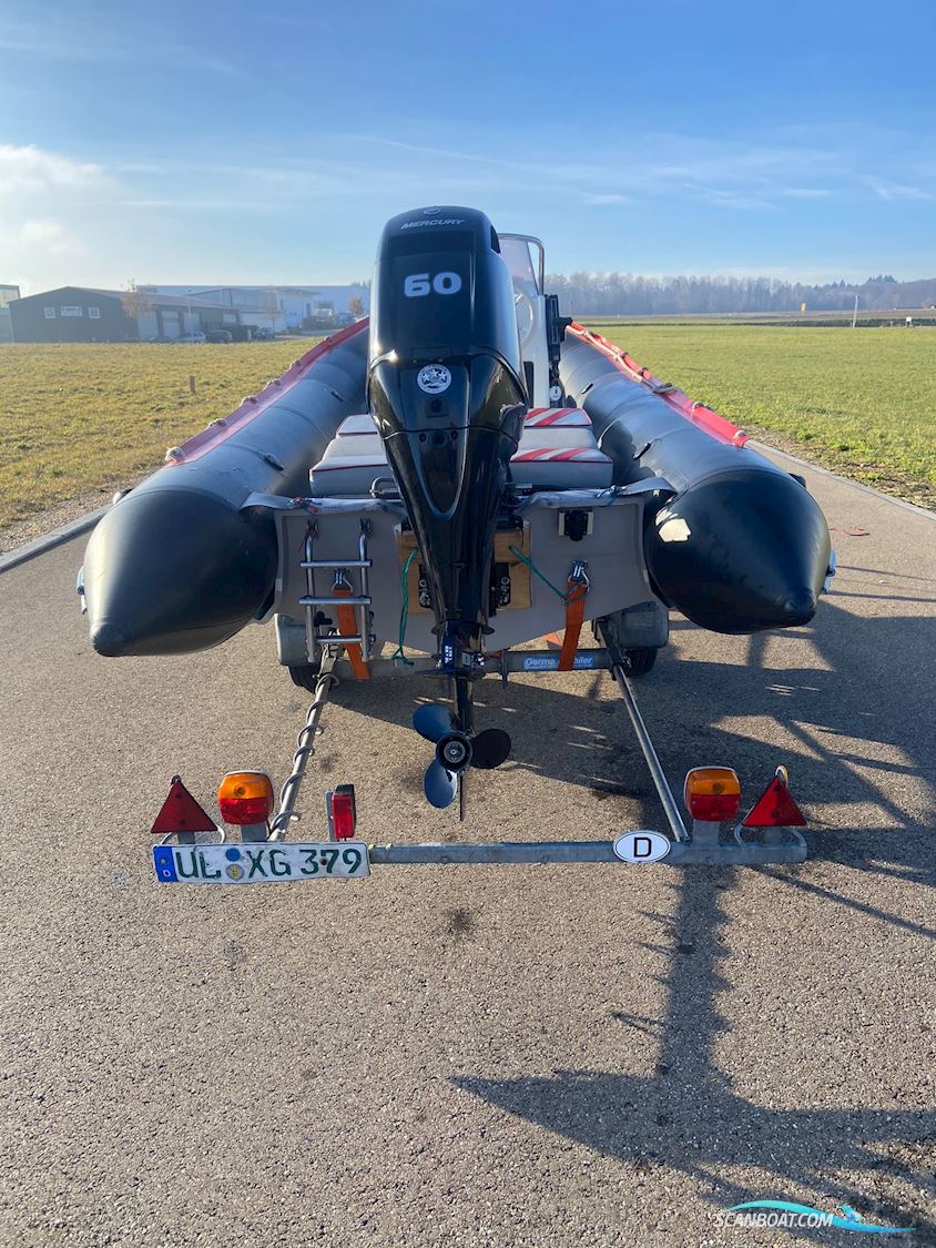 Bombard 490 Explorer