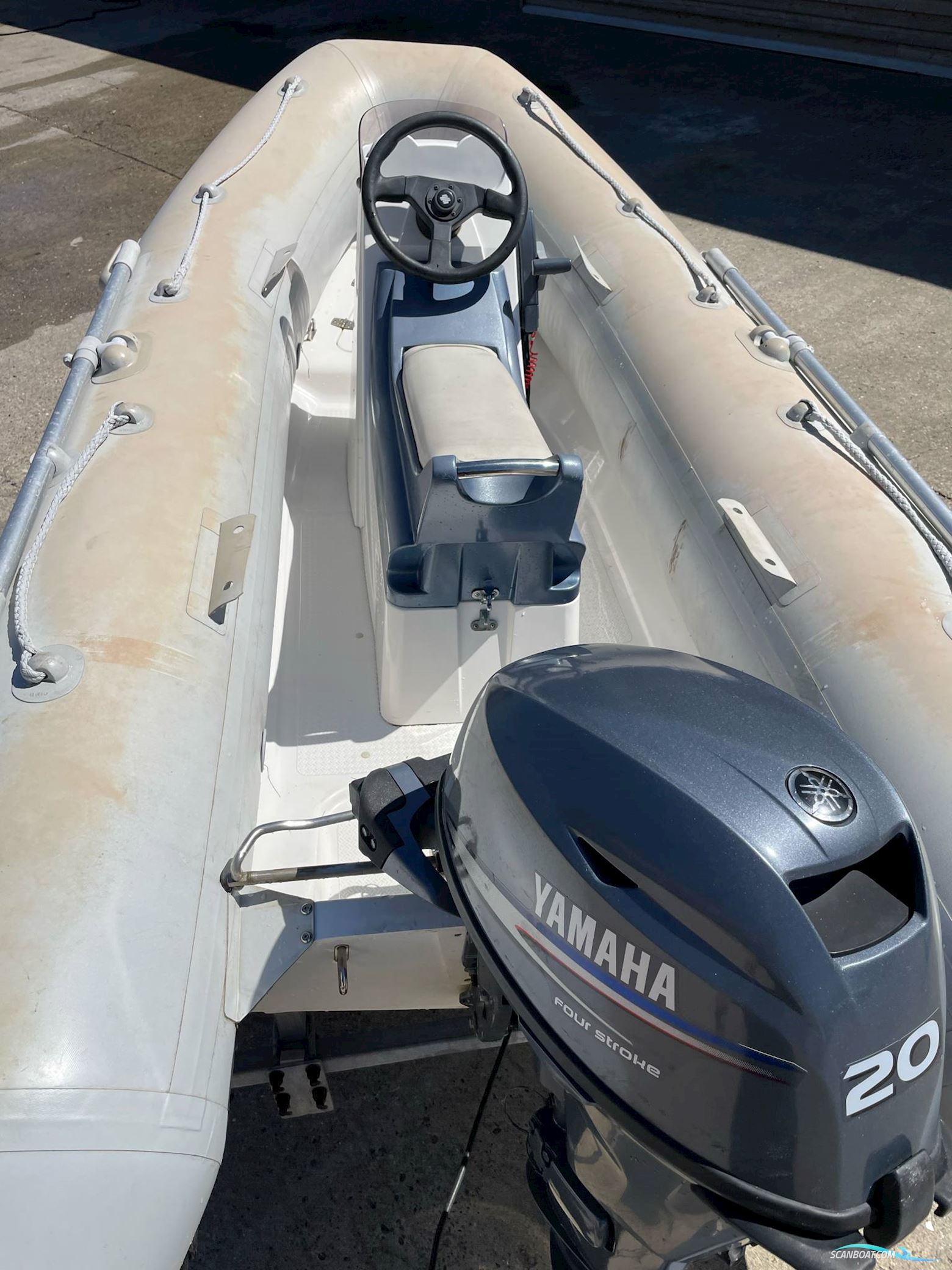 Brig 330 sport med 20 hk Yamaha