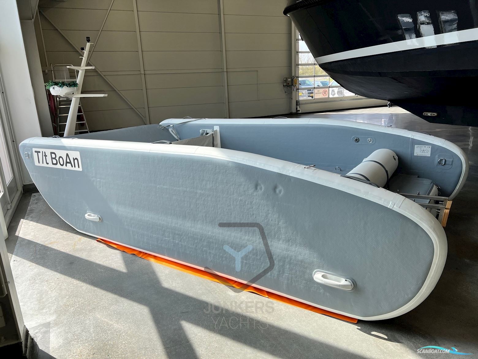 Hovercraft D.o.o. Electricat 450