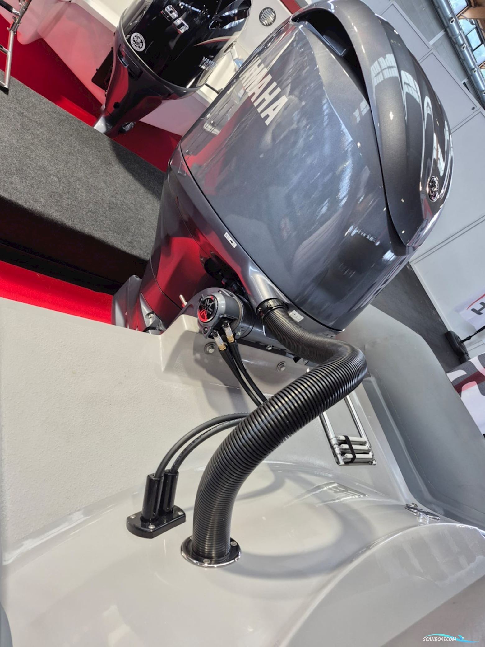 HYDROSPORT 737