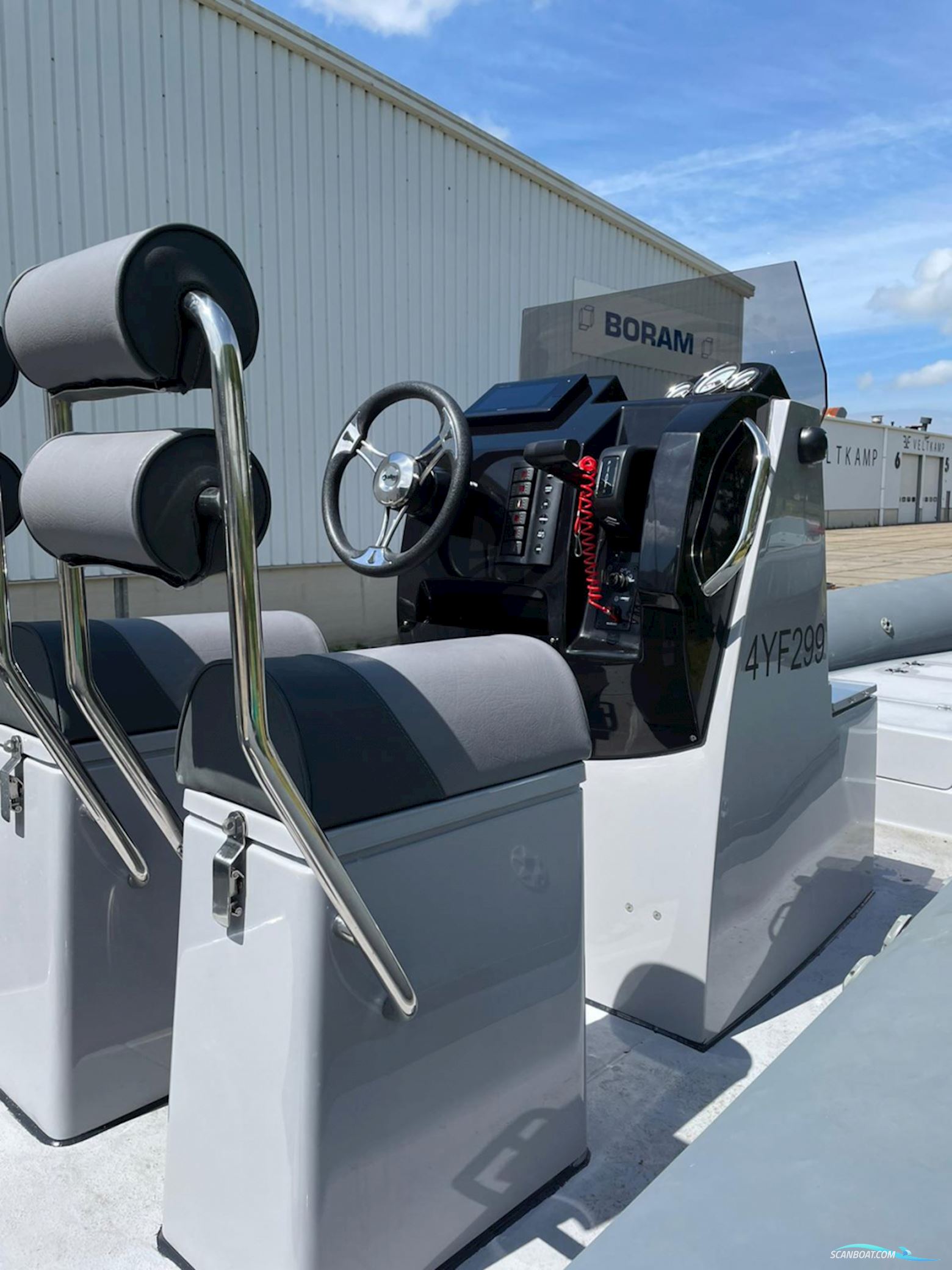 HYDROSPORT Coach Rib