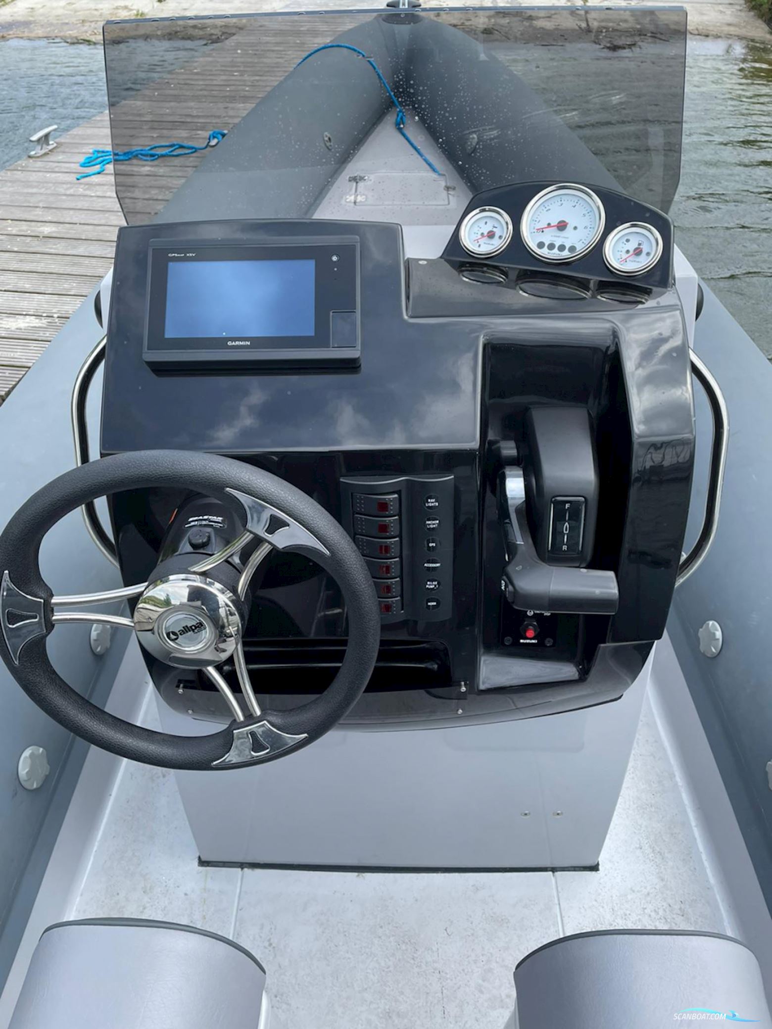 HYDROSPORT Coach Rib