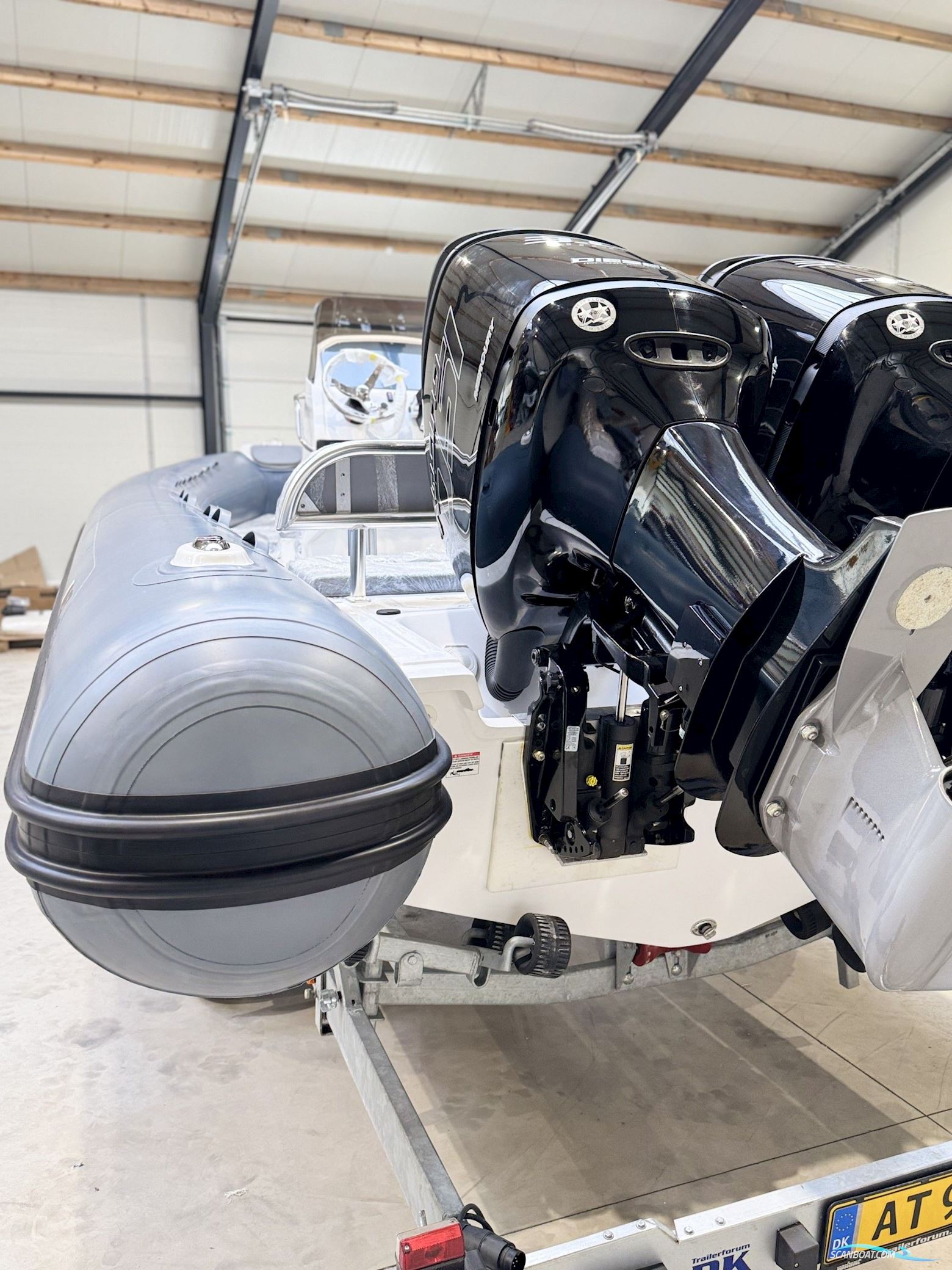 Oceanus VST 24 - Military Grey Hypalon 2X180 Hk Mercury