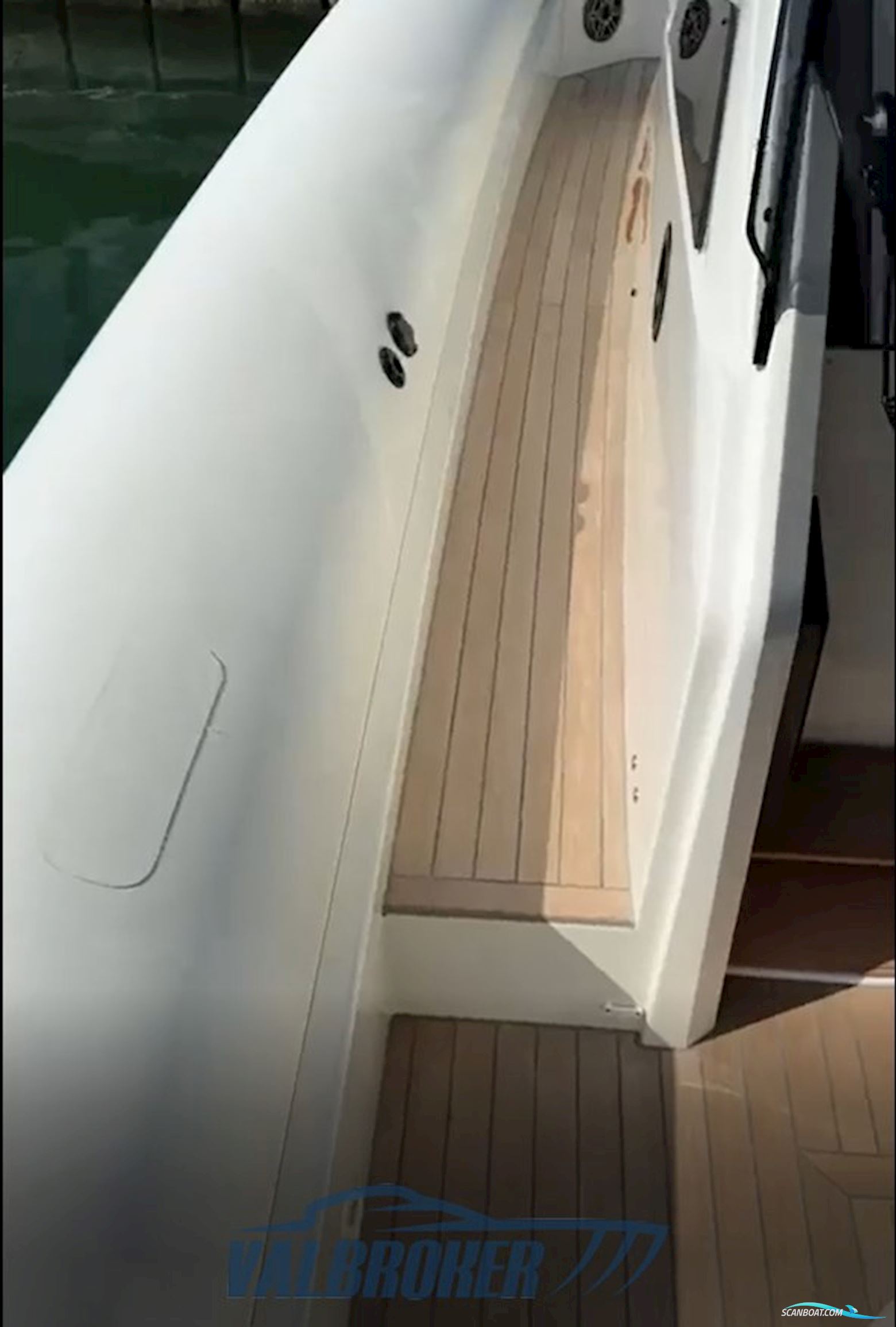 Technohull Alpha 40