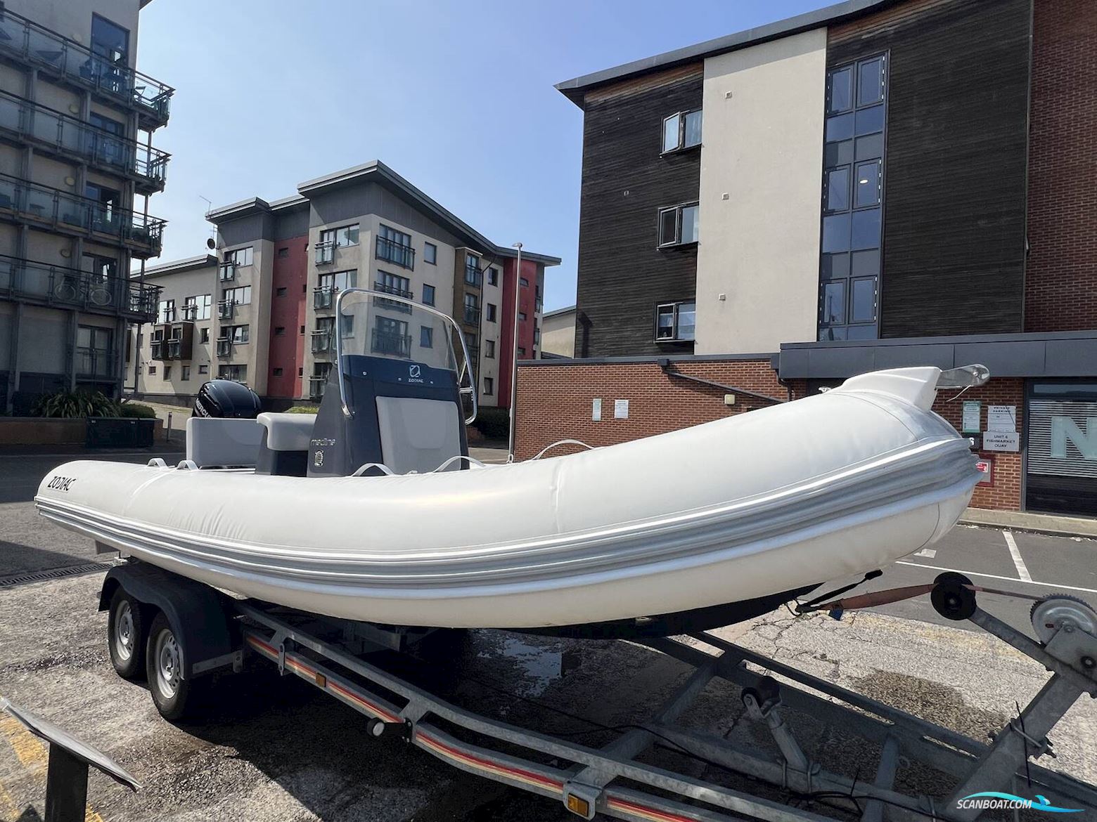 Zodiac Medline 580 Rib Gummibåd / Rib 2022, med Mercury motor, England