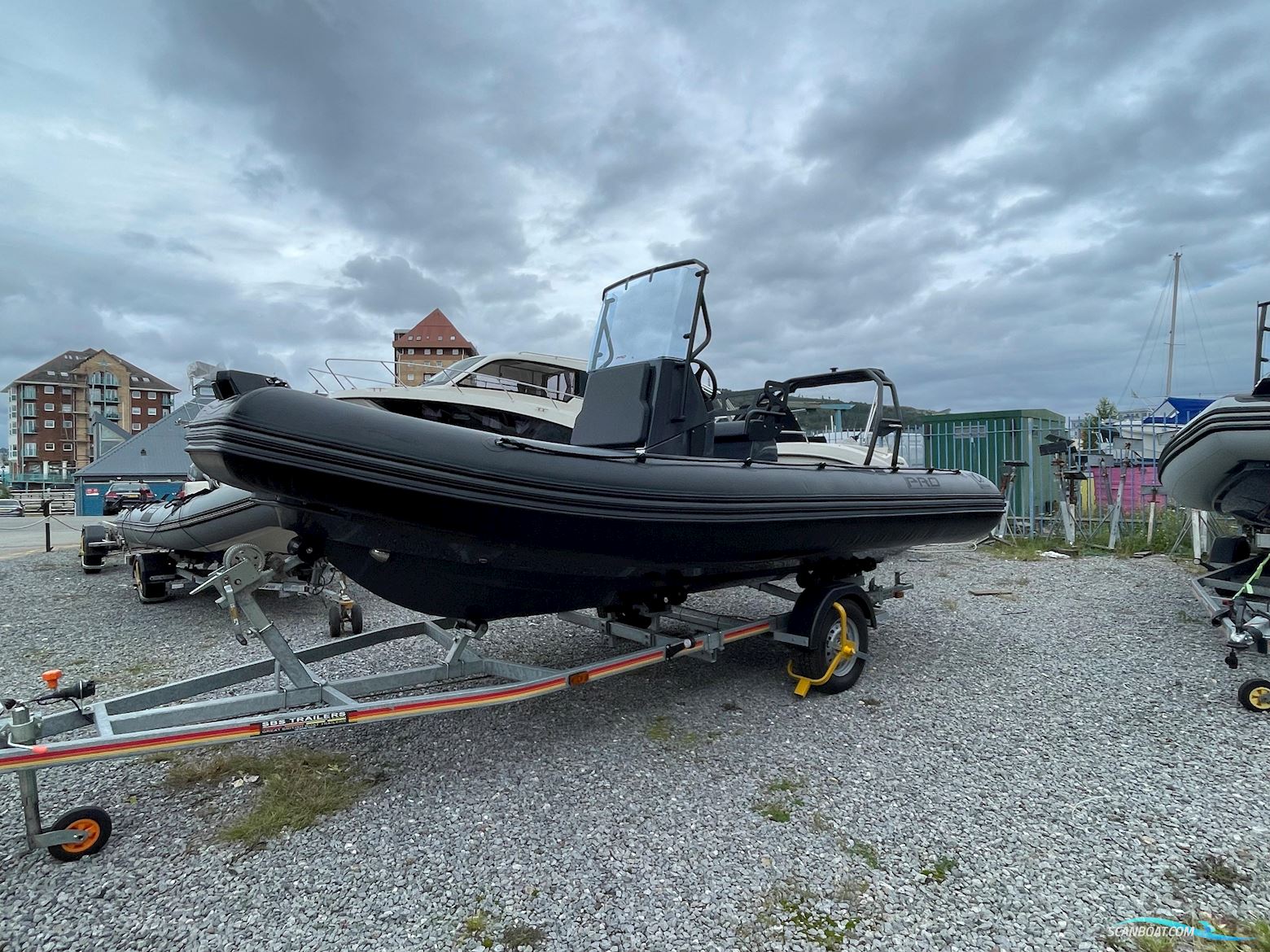 Zodiac Pro 5.5 Gummibåd / Rib 2022, med Mercury motor, England