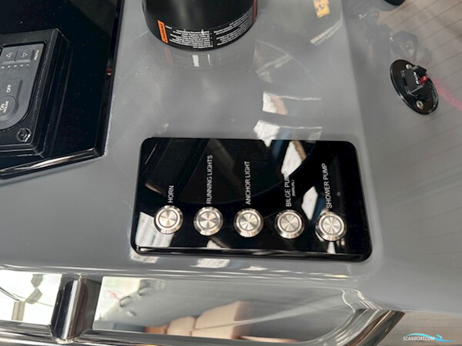 Brig Eagle 6,7 Rib Med F225 hk Mercury-Efi 4 Takt DS XL V6 3,4L og 2.000 kg Brenderup Bådtrailer.