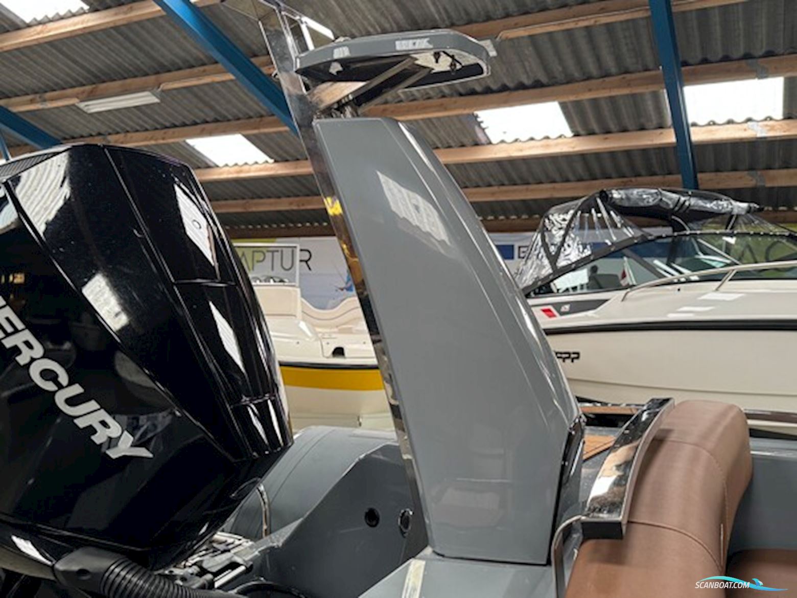 Brig Eagle 6,7 Rib Med F225 hk Mercury-Efi 4 Takt DS XL V6 3,4L og 2.000 kg Brenderup Bådtrailer.