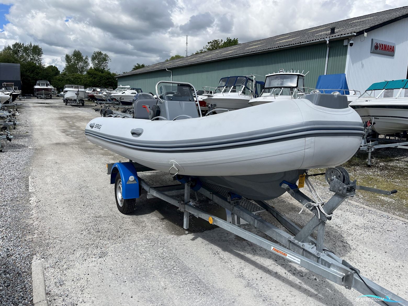 Brig F420T Falcon Tender