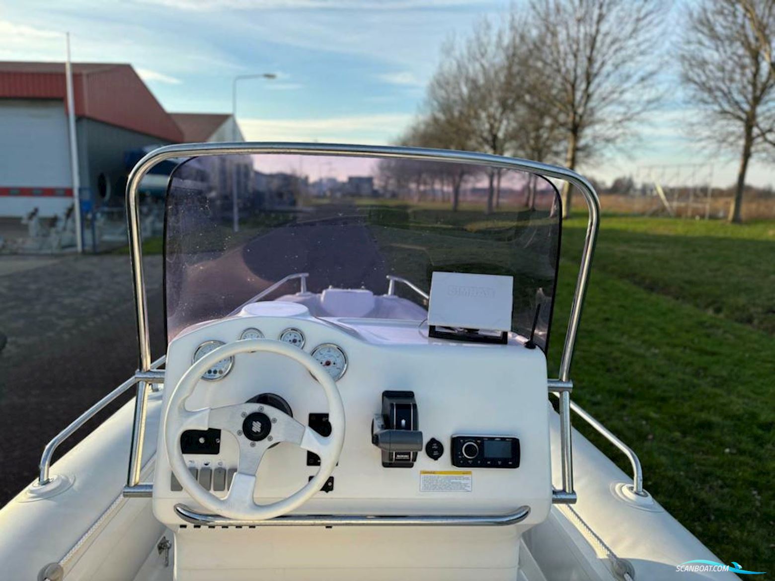 GRAND 650 Silverline Suzuki 200pk