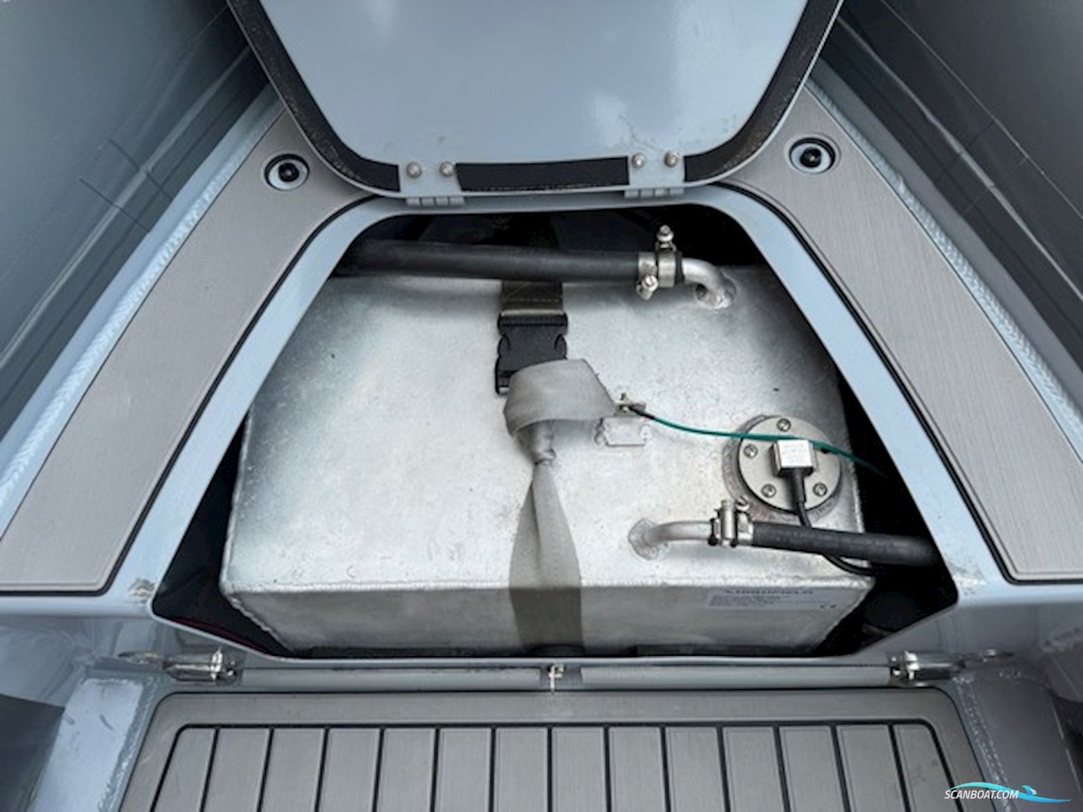 Highfield CL380DL m/Mercury F60 hk Efi 4-Takt og Brenderup Trailer - NU Nedsat KR. 15.000,- !