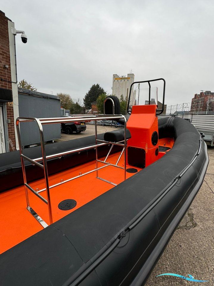 Humber Destroyer 6.0 Diving
