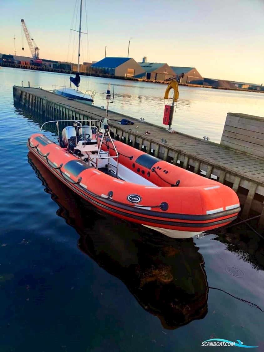 Inflatable Boat (Rib Boat) 7,5m - 2x 60hp Motors