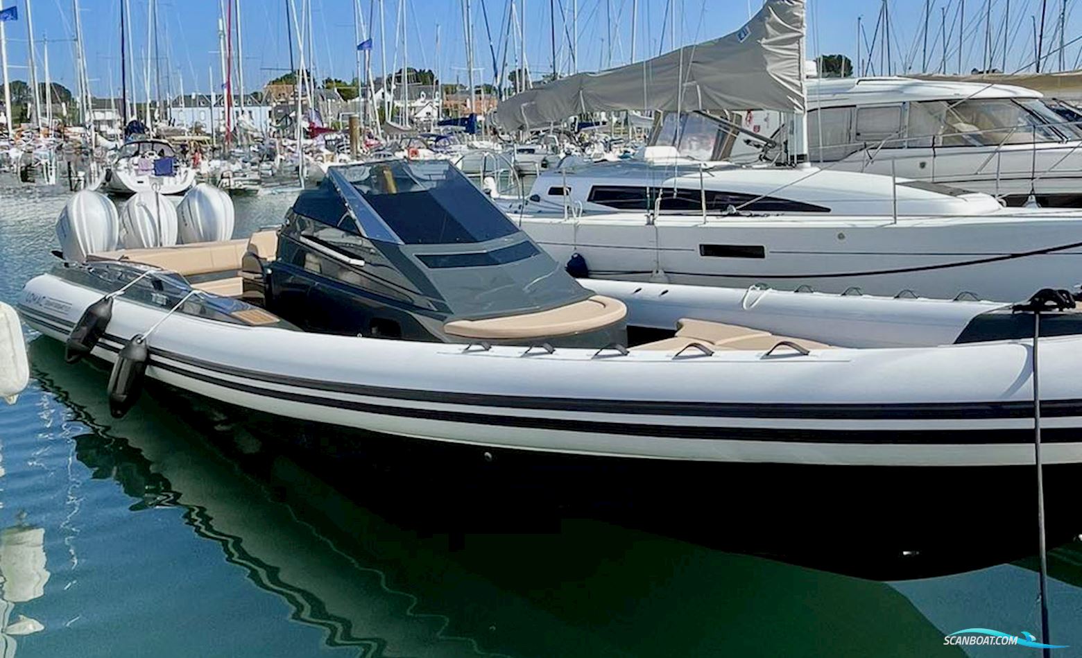 Lomac Gran Turismo 12.0 Gummibåt / Rib 2023, med Yamaha 3x300Nsb2 motor, Frankrike