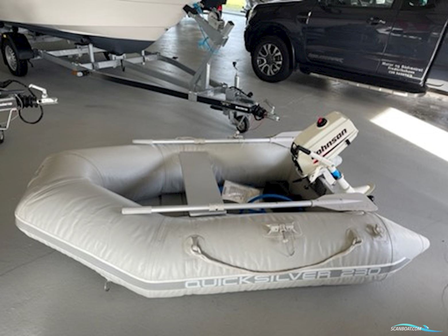 Quicksilver 230 med 3,5 hk Johnson