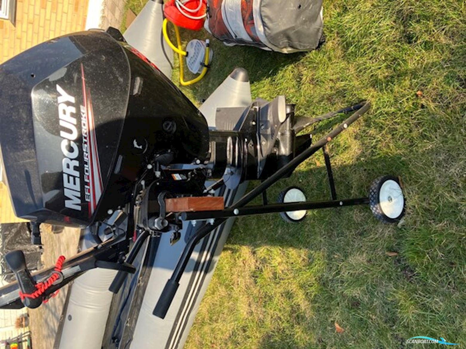 Typhoon gummibåde 4.20 med Mercury 15 hk (sejlet 2 ture)