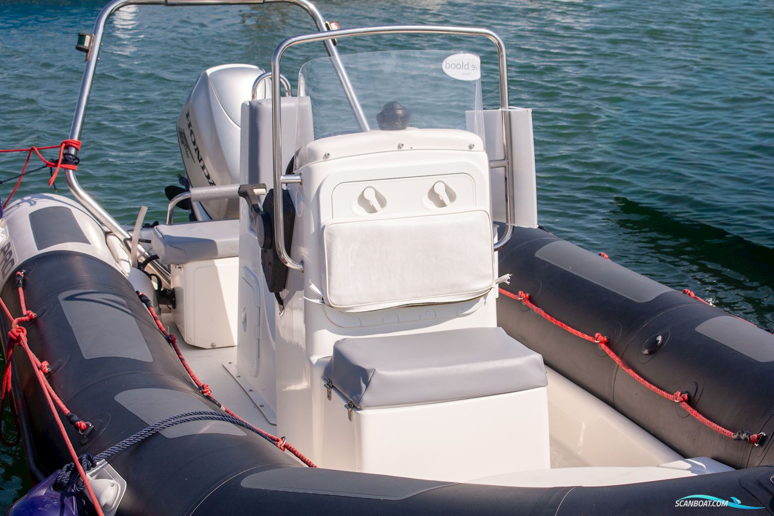 Zodiac Pro 12 Man