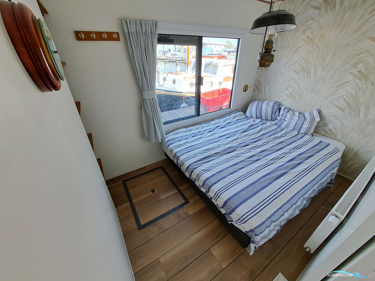 DL-Boats Houseboat