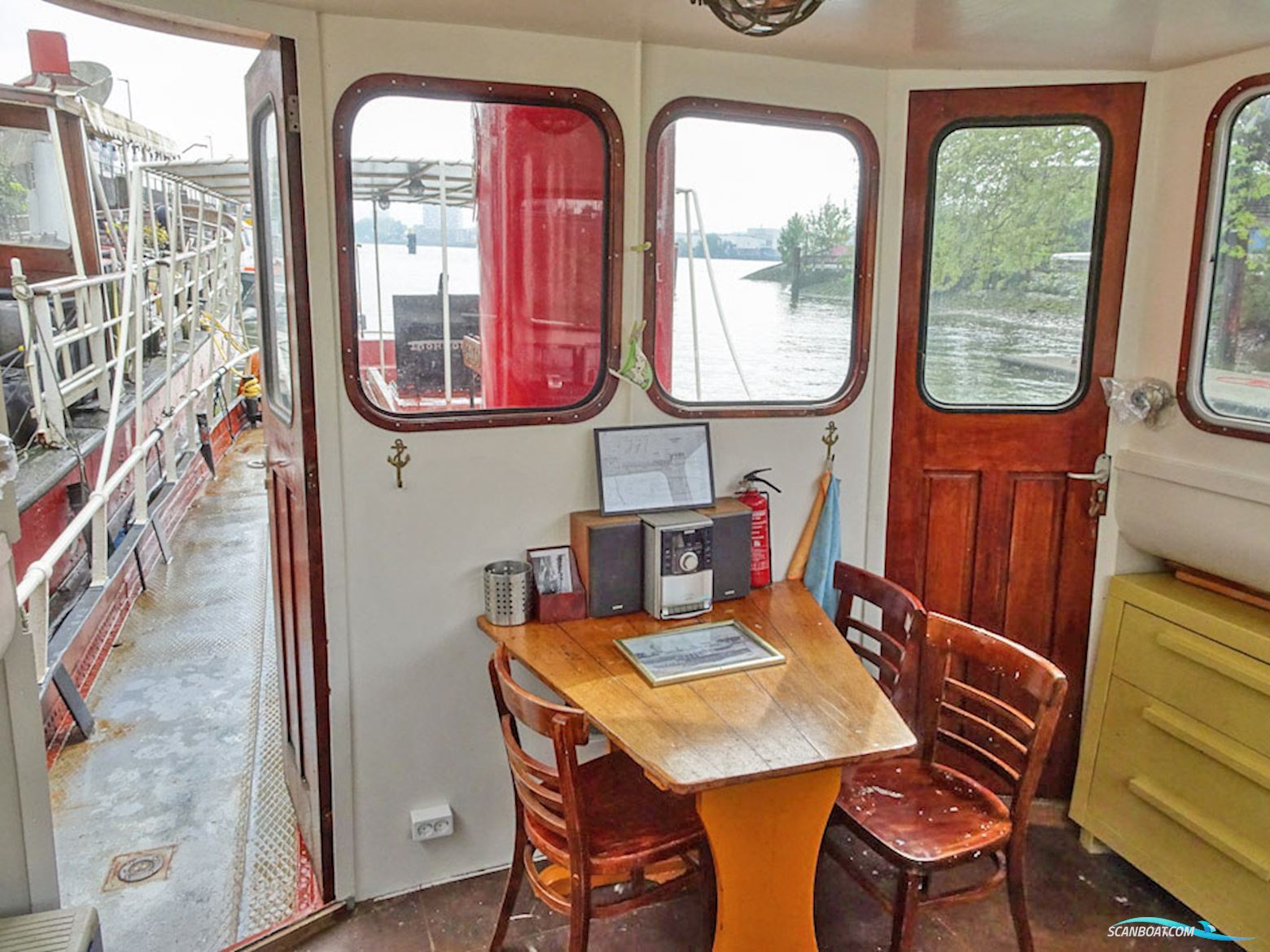 Dockyard 13, Motor tender