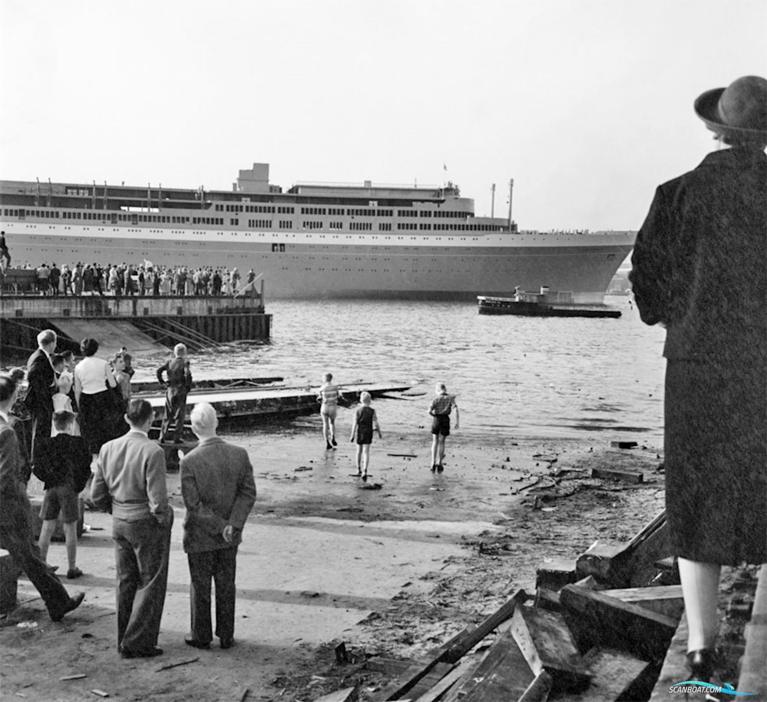 Dockyard 13, Motor tender