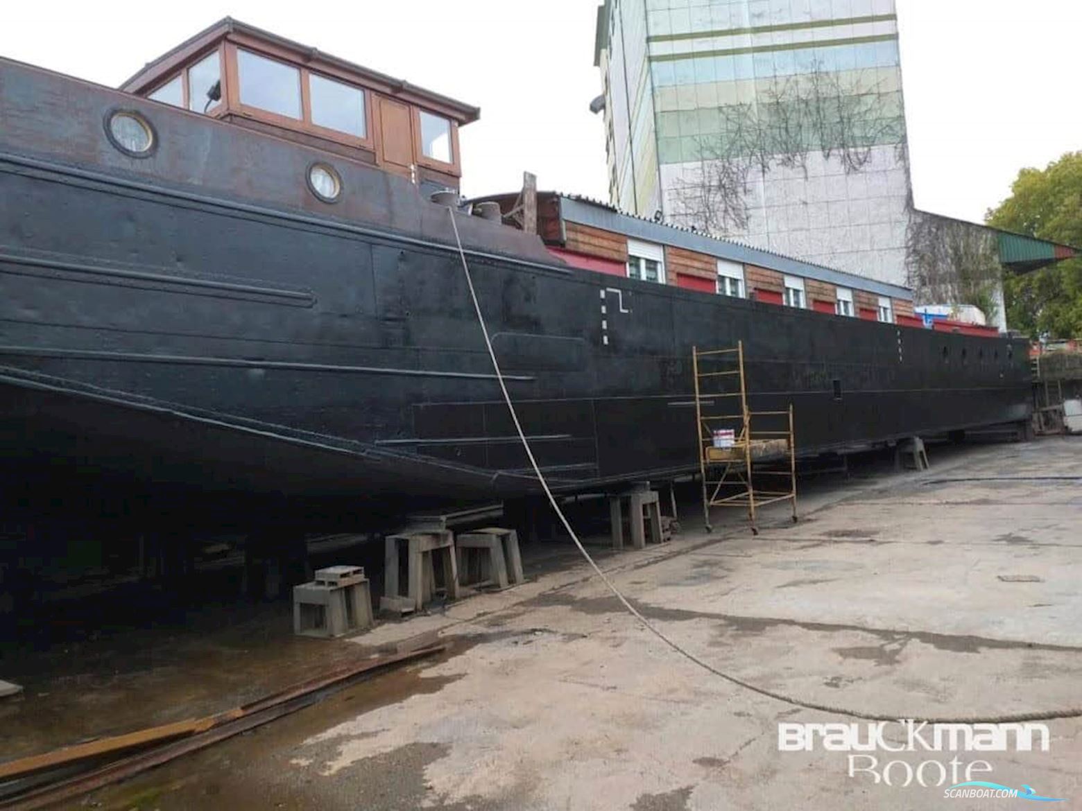 DRU BOUCHAIN Peniche 40