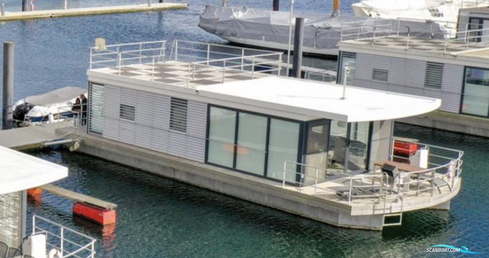 Floating  44-2