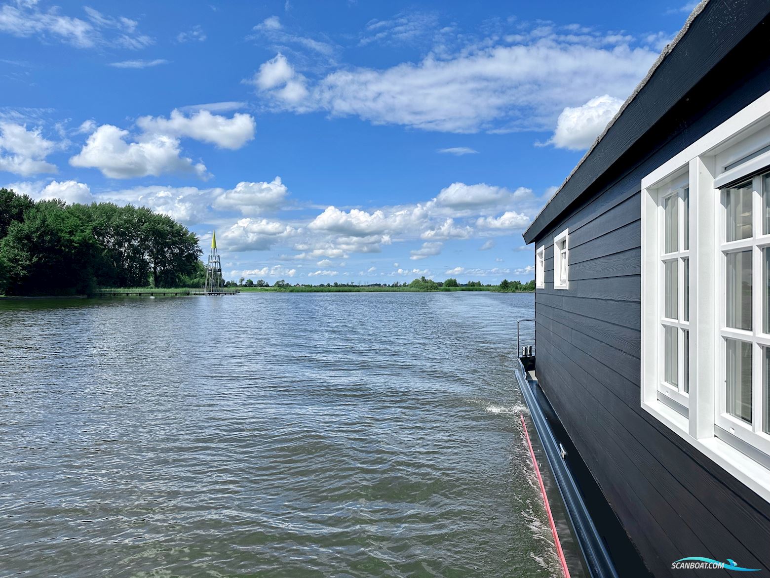 Homeship Vaarchalet 1250D Luxe Houseboat