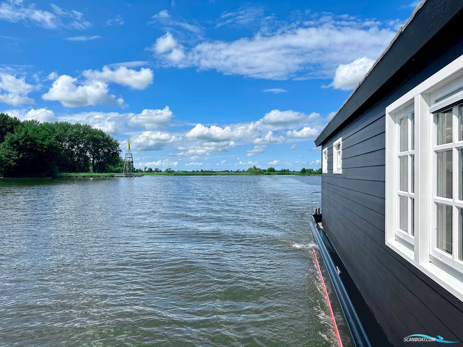 Homeship Vaarchalet 1250D Luxe Houseboat