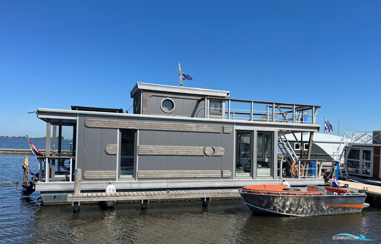 Houseboat  Under Dock  18