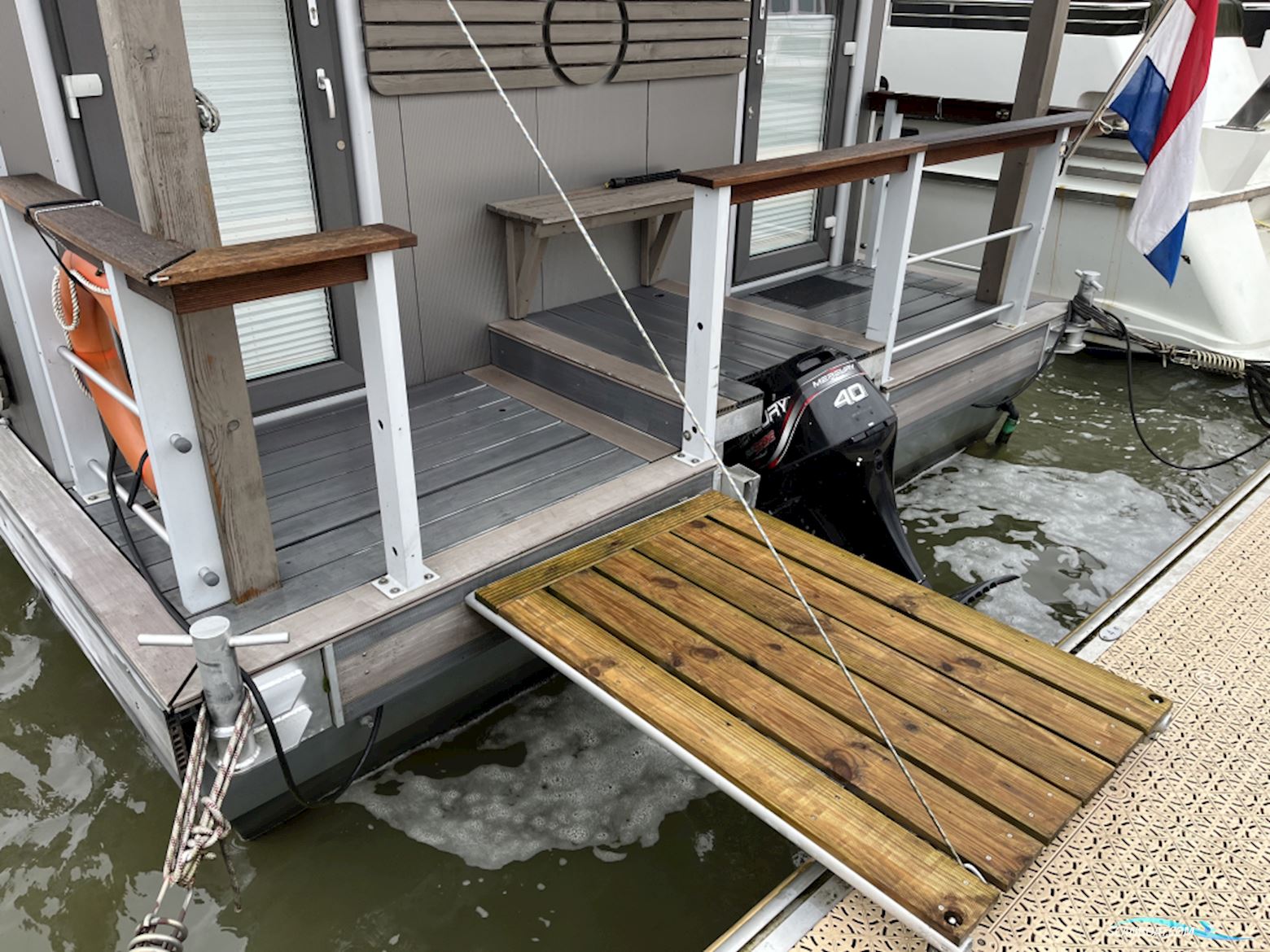 Houseboat  Under Dock  18