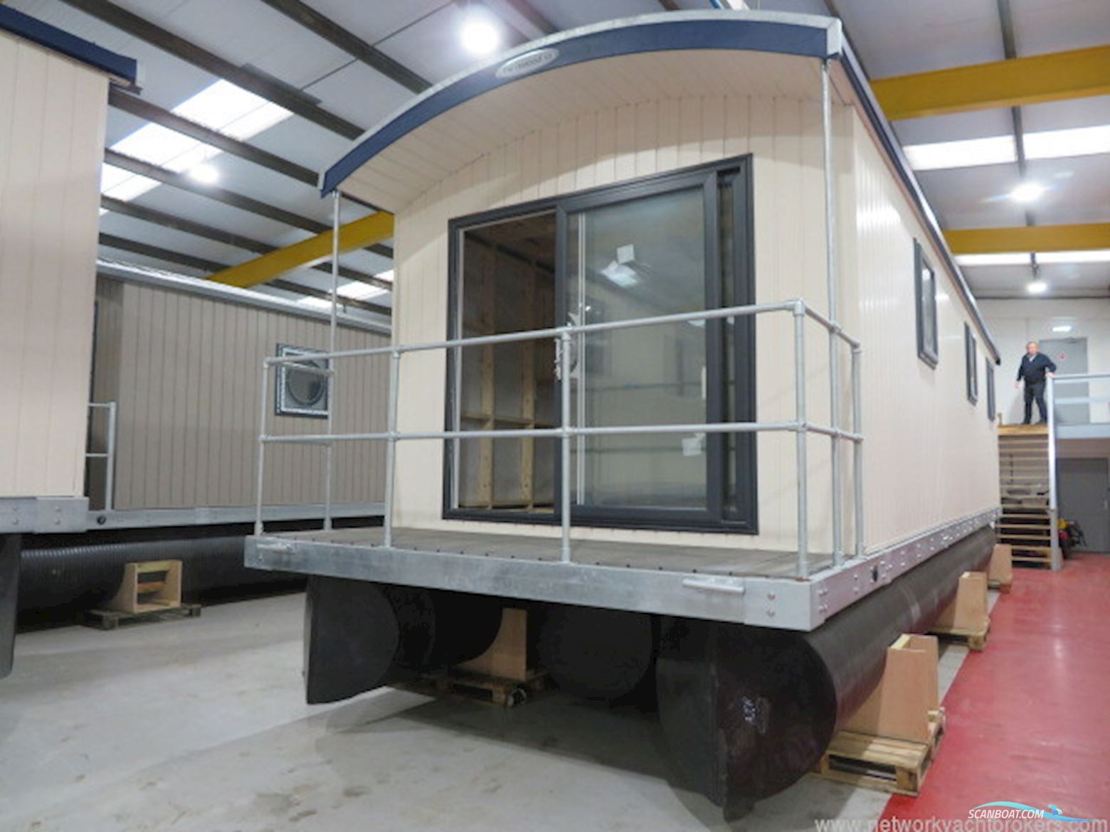 Houseboat River Pod 38