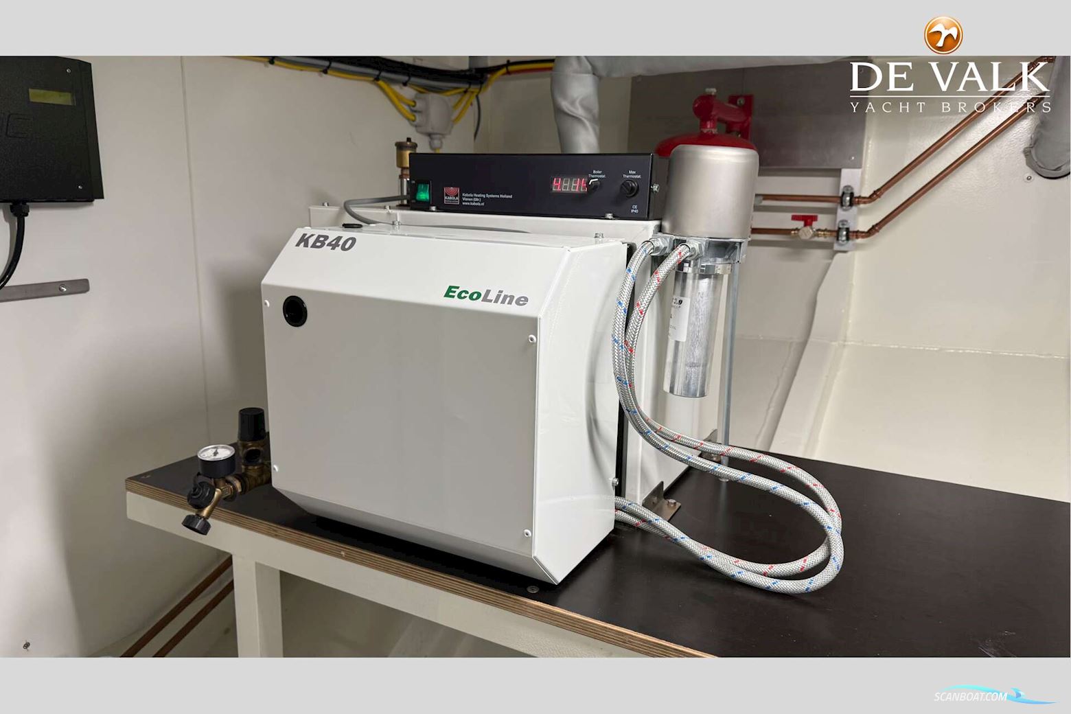 Houseboat Waterloft Luxemotor