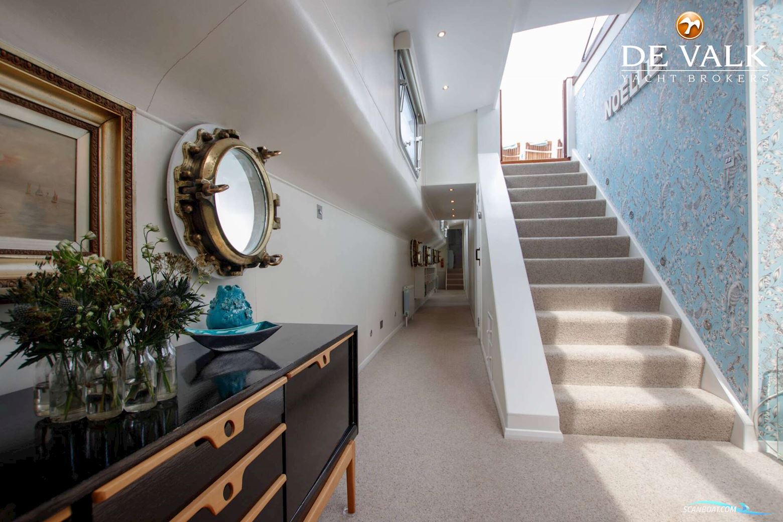 Houseboat Waterloft Luxemotor Spitz 38M