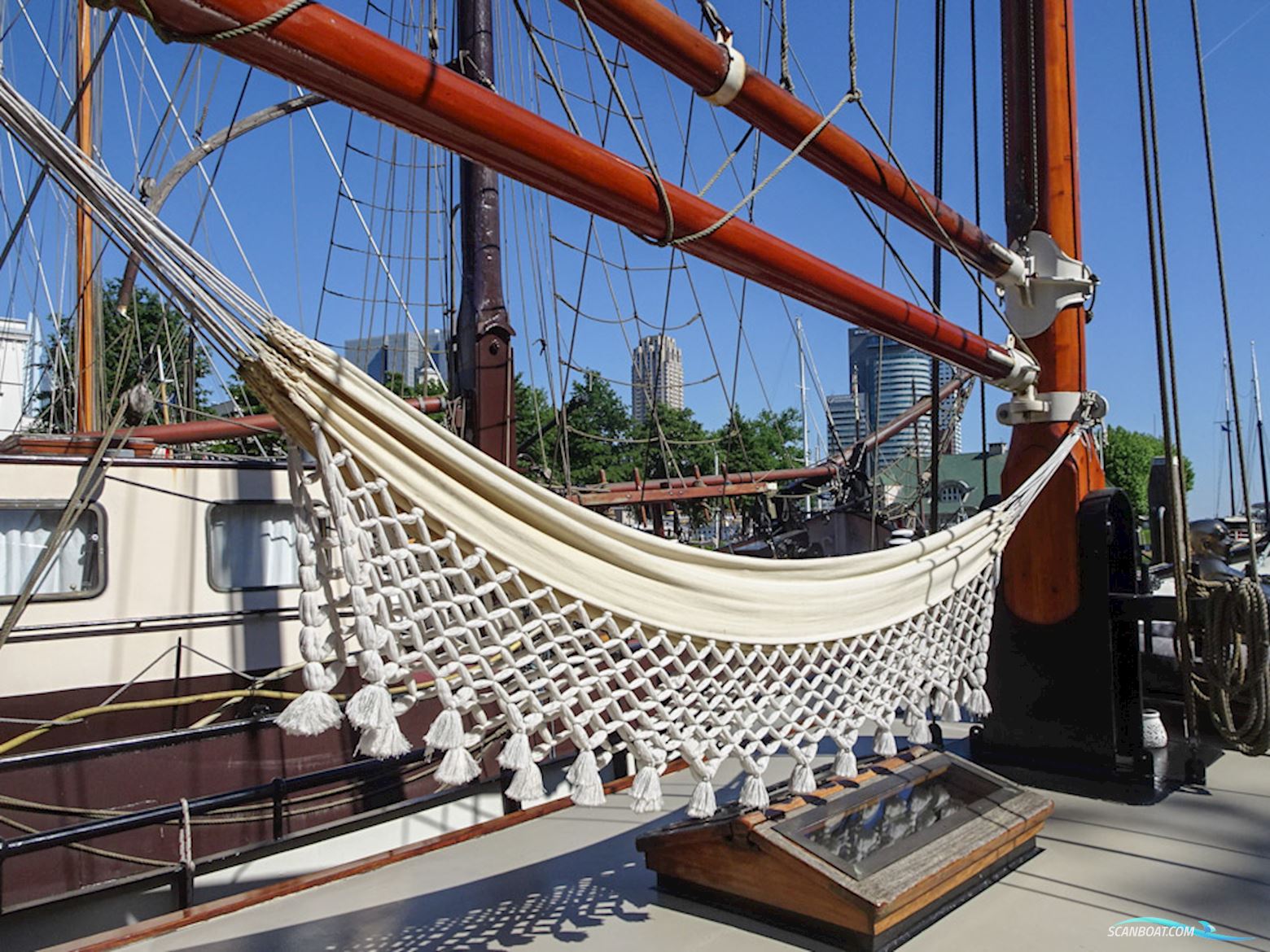 Kotter varend woonschip 14.95