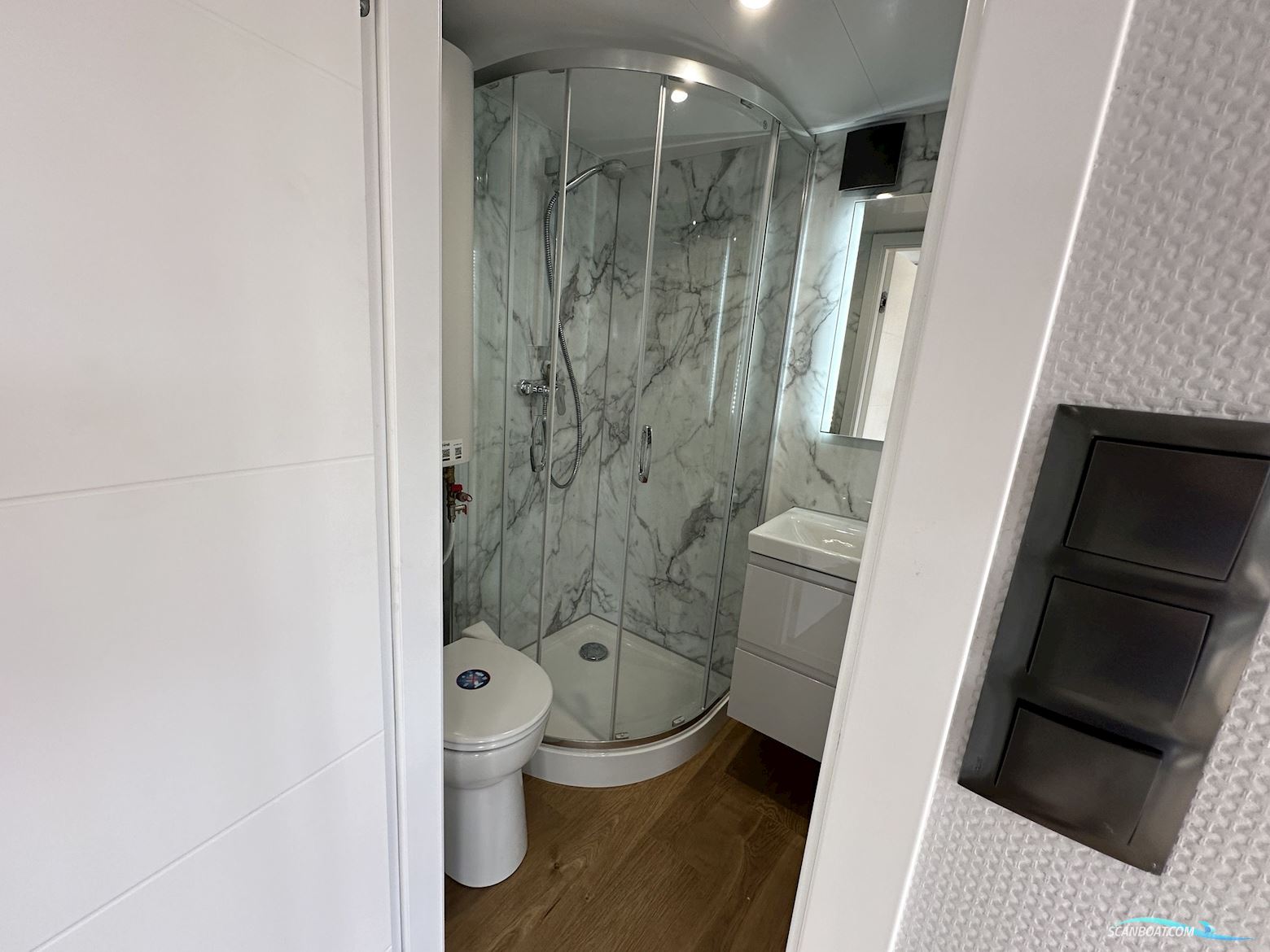 La Mare Houseboat STB 4.0 (Canalboat 4)