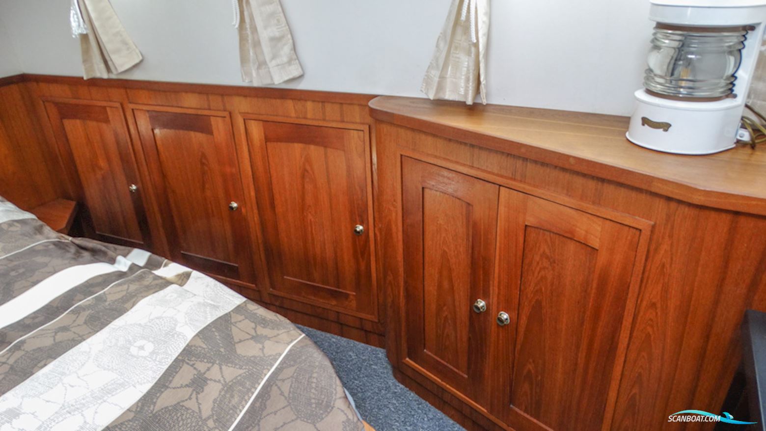 Luxe Motor 16.20 Deckhouse