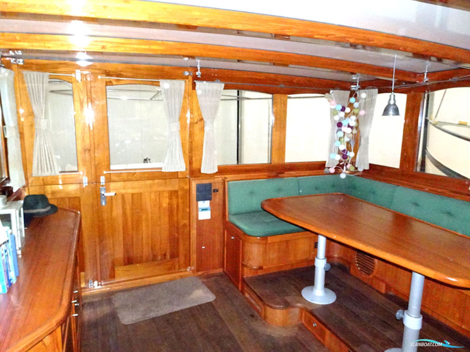 Luxe Motor Cruise 19.75