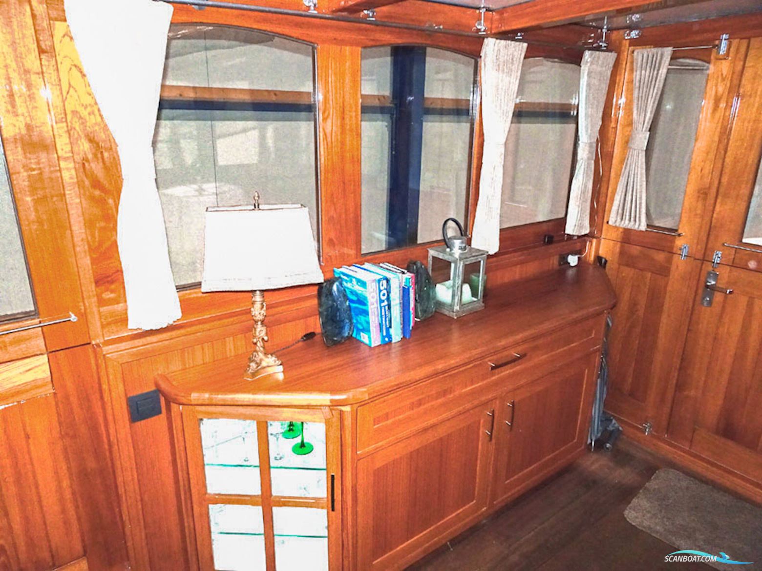 Luxe Motor Cruise 19.75